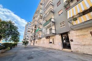 3 LOCALI A NAPOLI