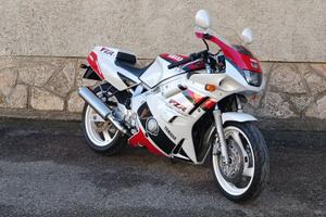 YAMAHA FZR 600 ISCRITTA ASI CRS