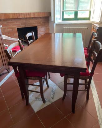 Tavolo in legno massello con prolunghe