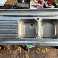 Doppio lavabo alluminio con piano a sinistra