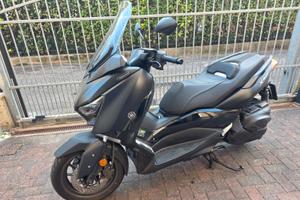 Yamaha XMAX 400 Iron Max