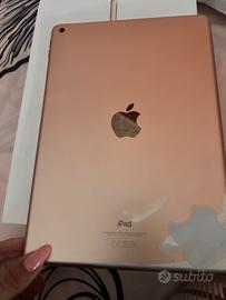 Ipad 7  NON FUNZIONANTE SOLO PER CAMBIO PEZZI