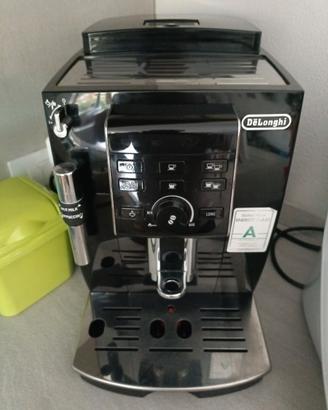 macchina del caffè automatico DeLonghi