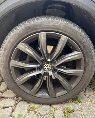 Gomme invernali Pirelli 215/50 R18 92V M+S 