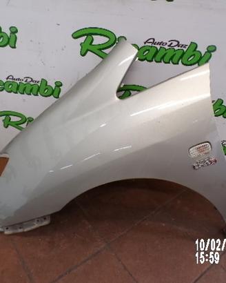 PARAFANGO ANTERIORE SINISTRO COROLLA VERSO 2002