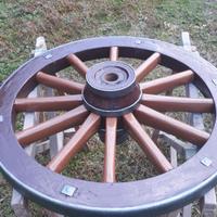 Rota carro antico restaurata x arredamento