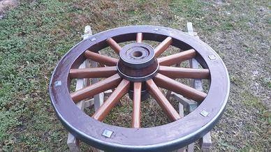 Rota carro antico restaurata x arredamento