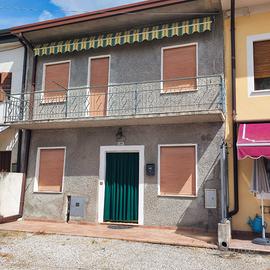 Porzione di Casa indipendente in Centro