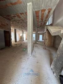 Immobile di 530 m² a San Marcellino