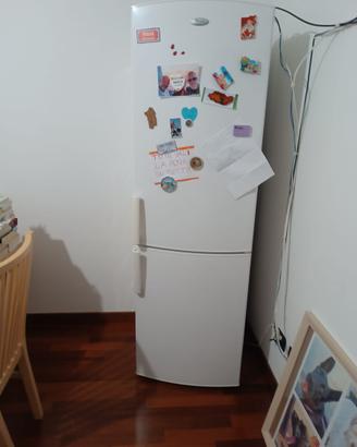 Frigorifero combinato bianco
