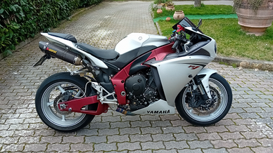 Yamaha R1 big bang