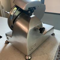 Affettatrice in alluminio - perfetta - lama 220mm