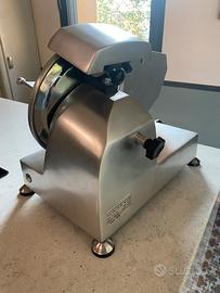 Affettatrice in alluminio - perfetta - lama 220mm