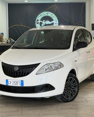 Lancia Ypsilon 1.0 Benzina /hybr 70cv My24