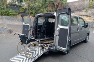 Nissan NV200 Pianale ribassato con rampa disabili 