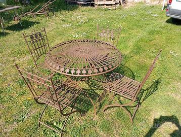 Set tavolo e 4 sedie in ferro pieghevoli x esterno