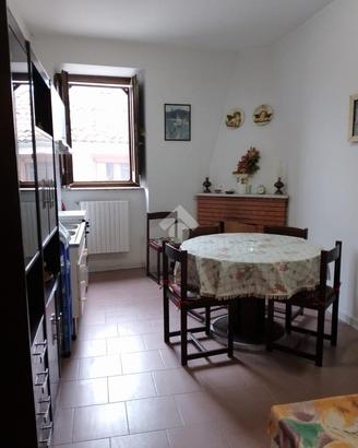 CASA SEMINDIPENDENTE A CASTELVETERE SUL CALORE