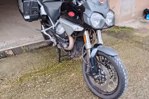 Moto Guzzi Stelvio 1200
