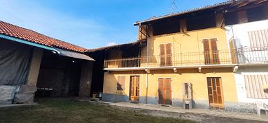 Rustico in Porzione di Cascinale Indipendente