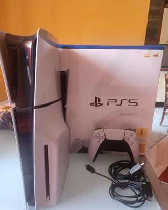 ps5 slim con lettore CD 