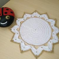 Centrino bianco a forma di stella 