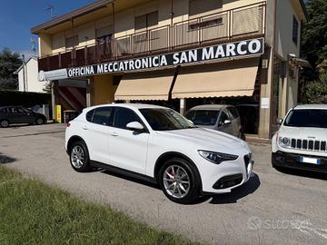 Alfa Romeo Stelvio 2.2 t Business Q4 210cv auto #T