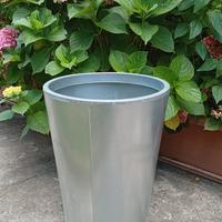 Vaso metallico o portaombrelli 