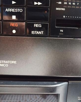 n. 2 Videoregistratori :  Seleco - Sony