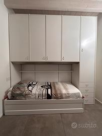 Armadio con letto