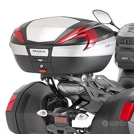 GIVI SR2122 Attacco posteriore specifico per baule