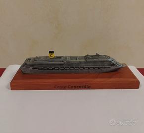 Modellino nave Costa Concordia nuovo 