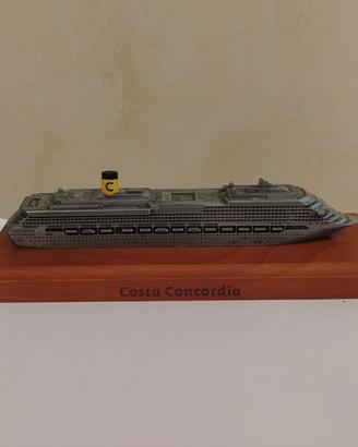Modellino nave Costa Concordia nuovo 