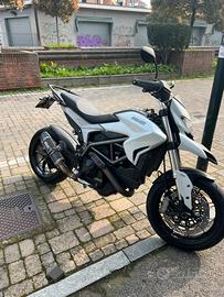 Ducati Hypermotard 821