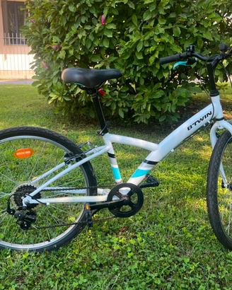 Bicicletta B'Twin Original 100 da 24 pollici