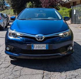 Toyota auris hybrid 2017 ,  33000 km