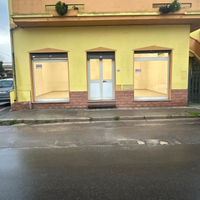 Locale commerciale Uta