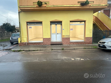 Locale commerciale Uta