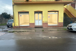 Locale commerciale Uta