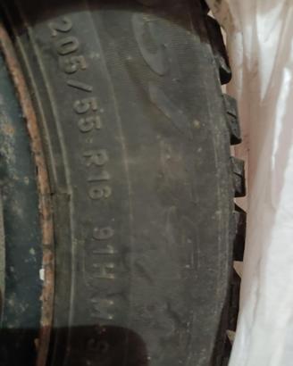 4 GOMME INVERNALI CON CERCHIONI