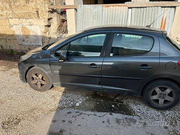Peugeot 207 1.4 benzina/gpl