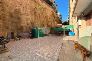 4 LOCALI A GENOVA