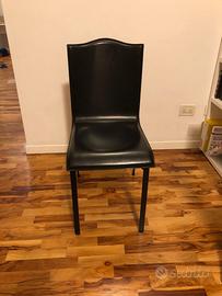 Sedia in pelle nera