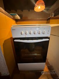 cucina a gas monoblocco con forno della Beko