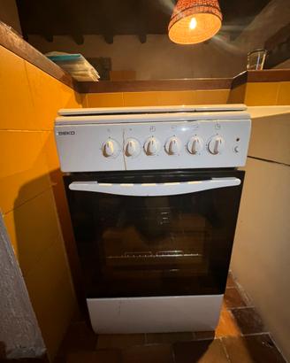 cucina a gas monoblocco con forno della Beko