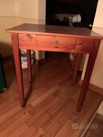 Tavolino di legno