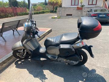 Scarabeo 300 s con borse laterali