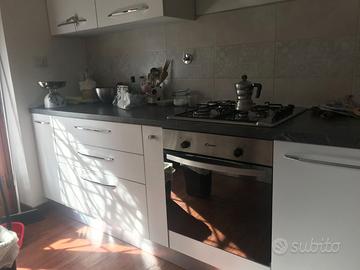 Cucina grande bianca