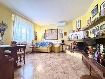 Villa di 185 m² con più di 5 locali e box auto a S