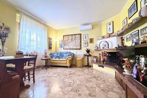 Villa di 185 m² con più di 5 locali e box auto a S