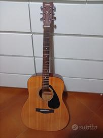 chitarra yamaha F310P + kit di 3 pezzi 
